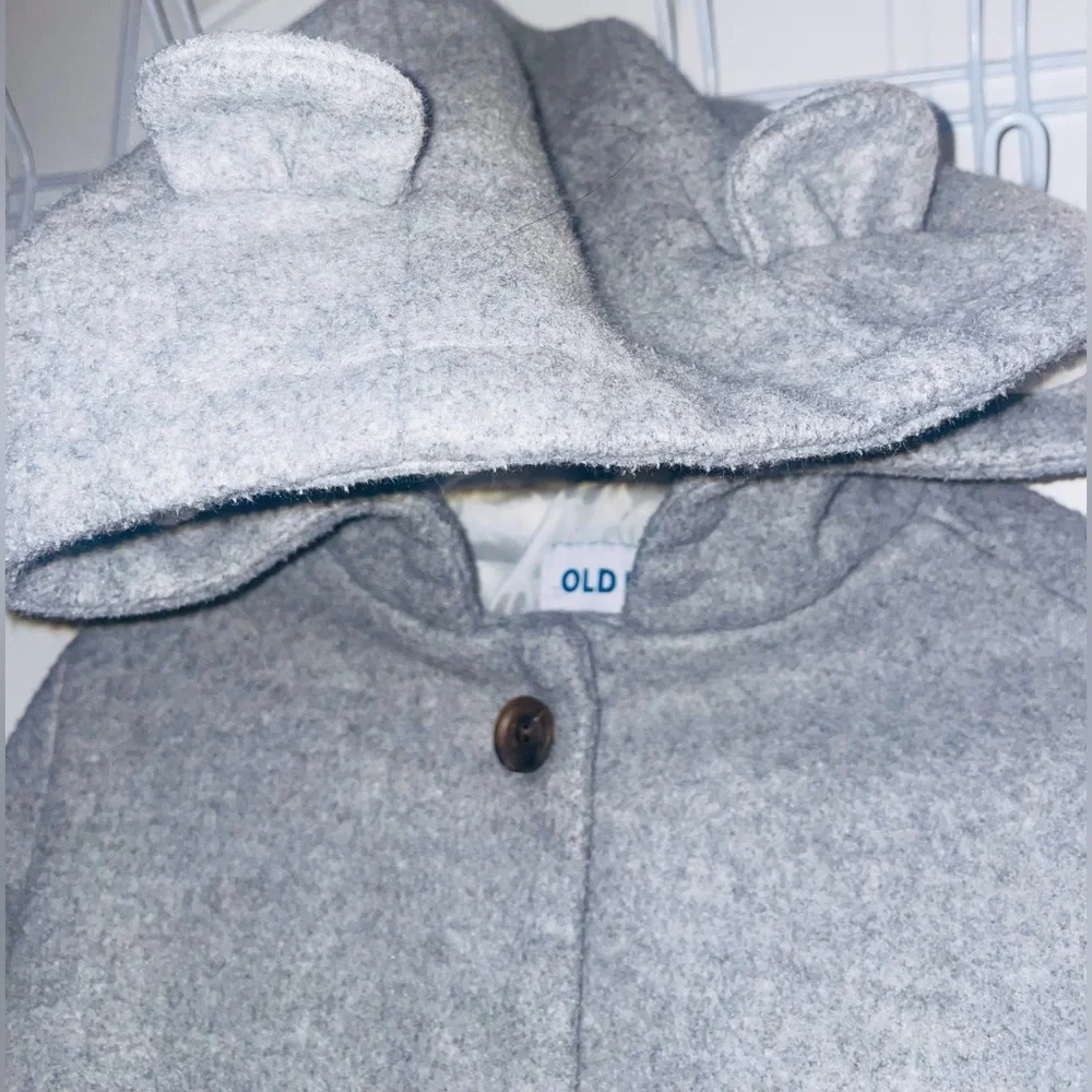 Old Navy Gray Hooded Fleece Coat Girls Size 5 Bear Ears